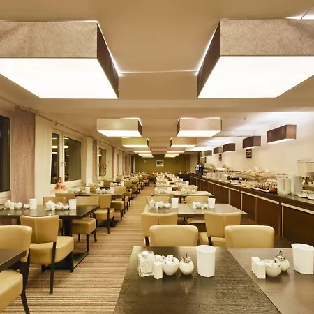 Hotel Am Karlstor 3*